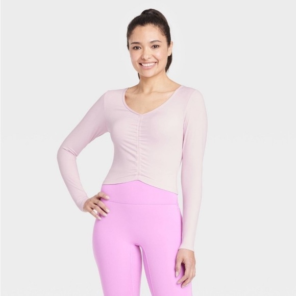 Women's Flex Shirred Cropped Long Sleeve t-
Shirt All in Motion Light Pi… - Picture 1 of 7